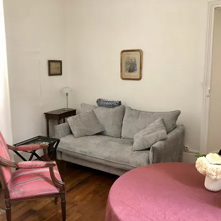 Petit Douillet, Centre Historique De