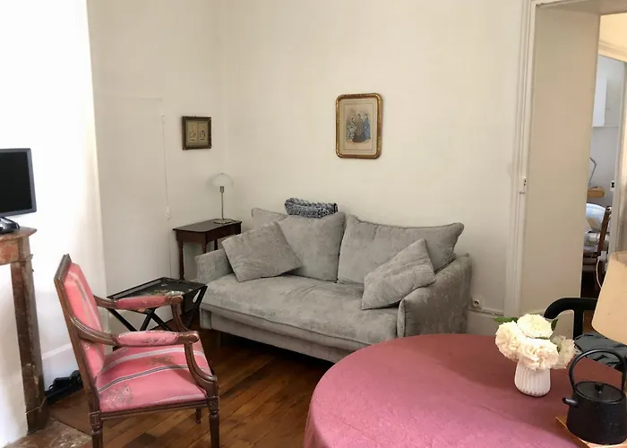 Petit Douillet, Centre Historique De